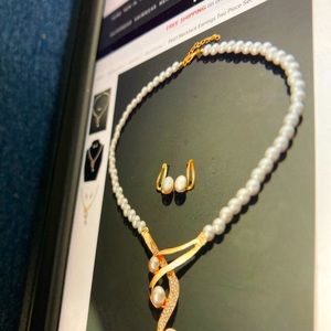 Pearl necklace and earrings in gift box
